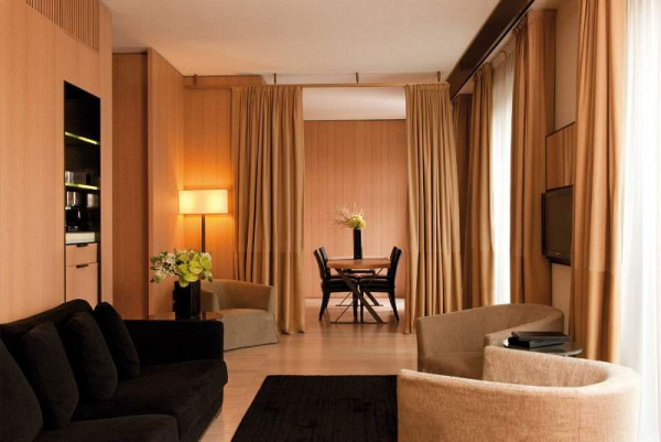 Bulgary-hotel-Milan-superior-suite