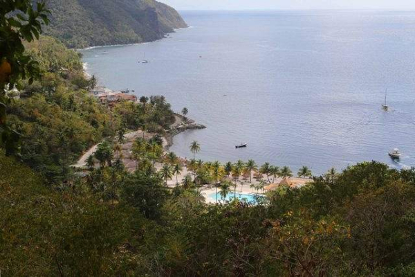 EXCLUSIVE NO WEB Bourne star Matt Damon has rented an entire luxury beach-front resort to renew his wedding vows - under the name of Mr Naff 