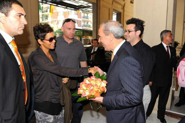 Halle Berry in Buenos Aires for the presentation of her last work in   911  Mortal Call   Halle Berry is pregnant for three month from the French actor Oliver Martinez  nBuenos Aires  Argentina April 08  2013 n   PikoPress