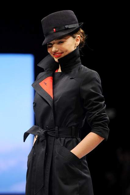 Miranda Kerr models the new Qantas uniform