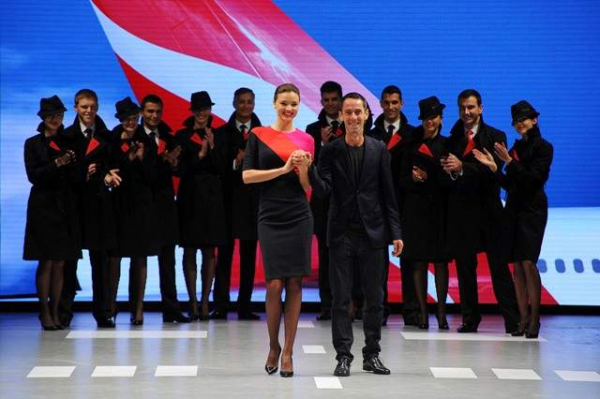 Miranda Kerr models the new Qantas uniform