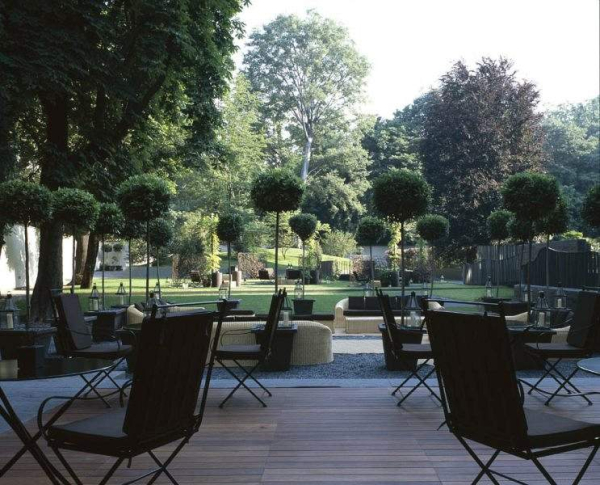 Luxury-Bulgary-Hotel-Milan-outdoor-terrace