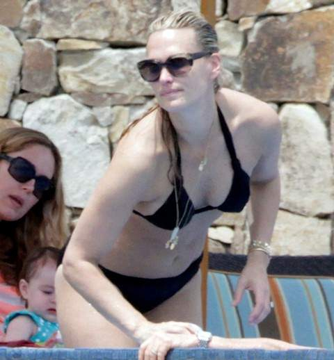 Molly Sims and her family speding the Easter holidays in Los Cabos Mexico
