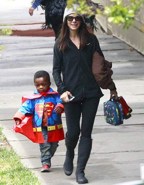 1367949385 sandra-bullock-louis-lg
