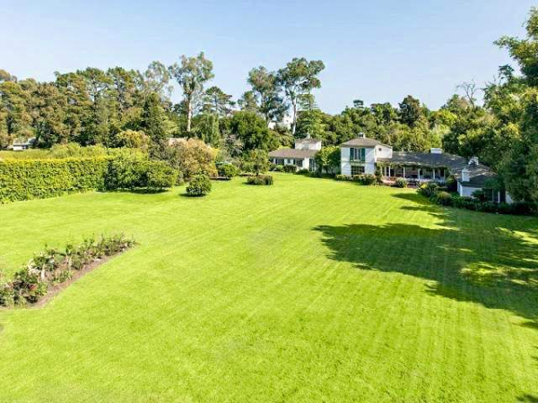 1369168547 drew-barrymore-home-9