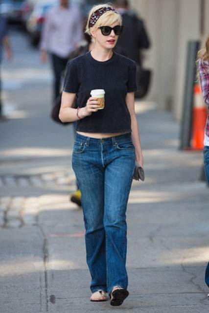 Anne-Hathaway-Vogue-8May13-PA b 426x639