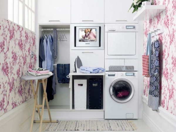 LAUNDRY ROOM 7 