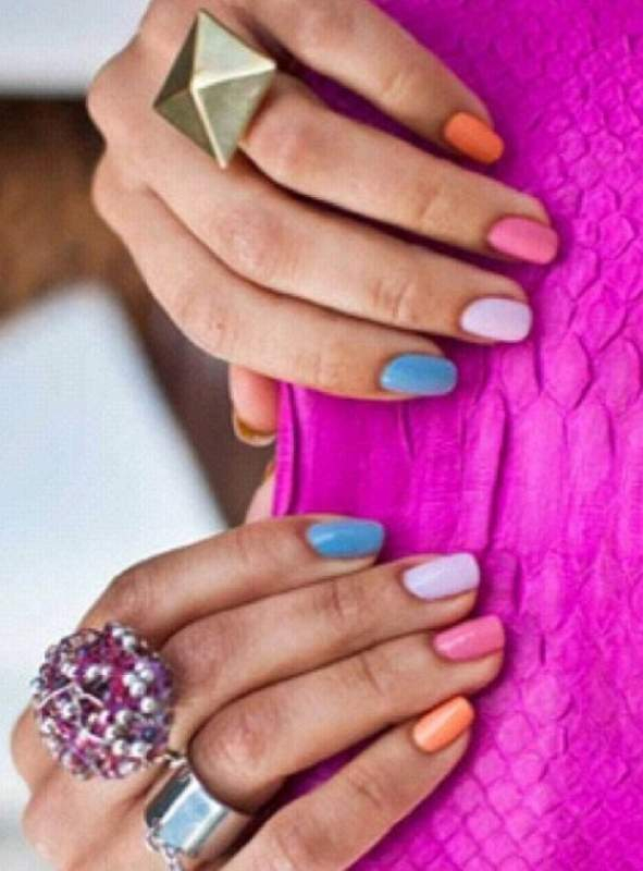 MULTICOLORED MANI 3 