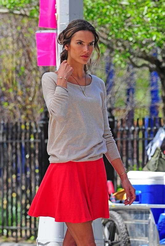 Alessandra Ambrosio seen doing a sexy photoshoot for Victoria Secret in Brooklyn  New York  r P  rPictured  Alessandra Ambrosio r P  B Ref  SPL513249  300413    B  BR   rPicture by  Splash News BR   r  P  P  r B Splash News and Pictures  B  BR   rLos Ange