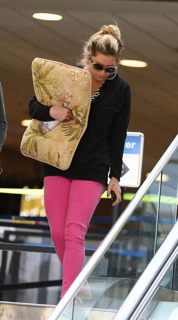 EXCLUSIVE  Singer  Kesha spotted hiding behind a pillow in Los Angeles  CA