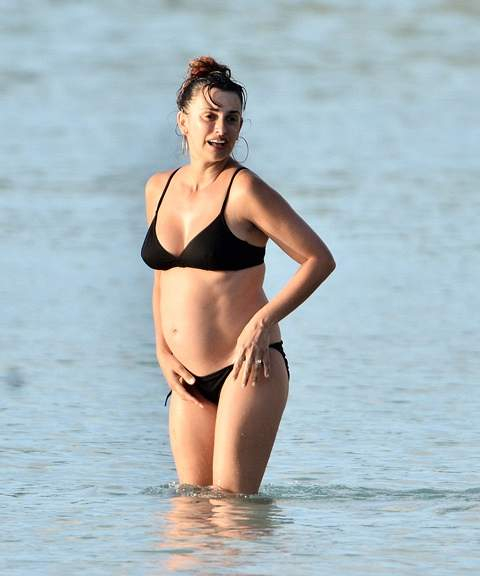 EXCLUSIVE PREMIUM EXCLUSIVE NO WEB UNTIL THURS MARCH 14 9am PST Pregnant Penelope Cruz holidaying in Barbados with son Leo