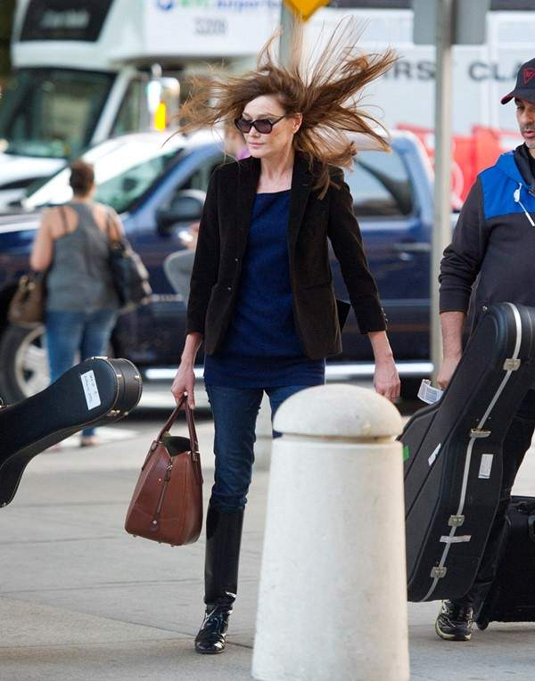 EXCLUSIVE  Carla Bruni arrives at JFK Airport in NYC