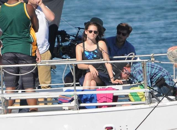 NO JUST JARED USAGE BR rKristen Stewart on the set of her new movie Camp X-Ray r NO DAILY MAIL ONLINE USAGE rSPLASH NEWS TV OK FOR USAGE r P rPictured Kristen Stewart r P B Ref SPL579797 180713 B BR rPicture by Splash News BR r 