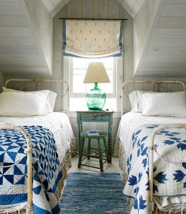 blue-and-white-cottage-bedroom-0712-xln