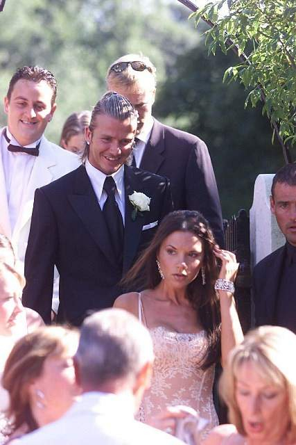 Beckhams attend friends wedding