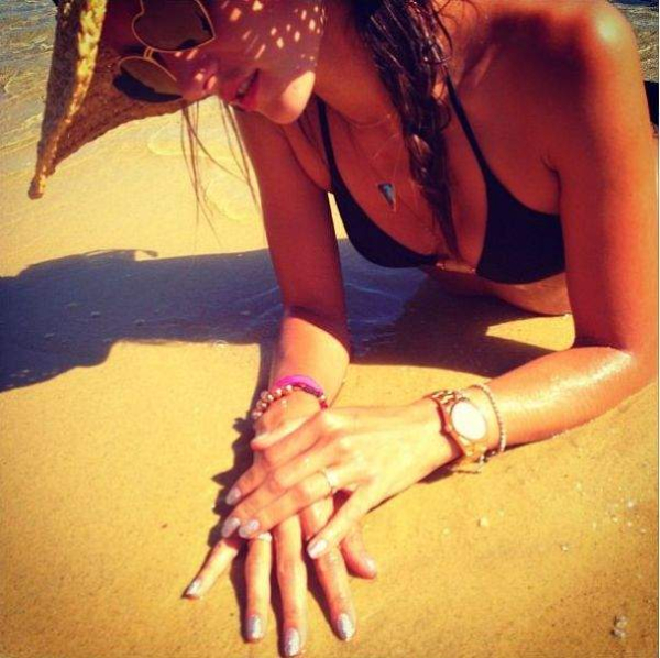 FireShot Screen Capture 193 - alessandraambrosio on Instagram - instagram com p dFR8M7qbll