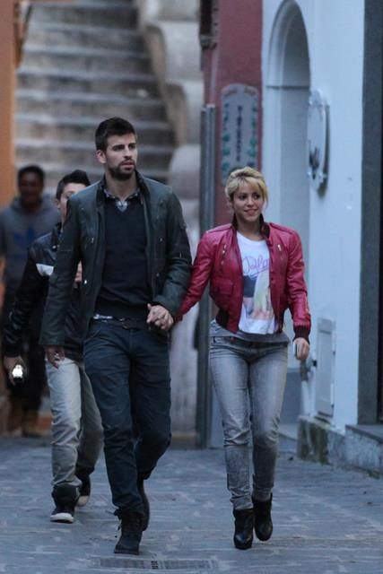EXCLUSIVE  Shakira and boyfriend Gerard Pique on holiday in Amalfi  Italy