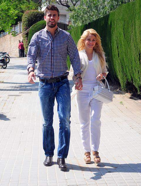 Shakira and boyfriend Gerard Pique seen holding hands and having lunch in Barcelona  Spain  r P  rPictured  Shakira and Gerard Pique r P  r B Ref  SPL267847  150411    B  BR   rPicture by  Splash News BR   r  P  P  r B Splash News and Pictures  B  BR   rL