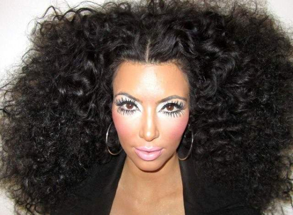 1377716369 kim-kardashian-640
