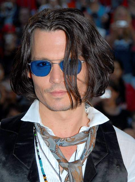 Johnny Depp at the Pirates of the Caribbean  At World  s End premiere at Disneyland in Anaheim  California  r P  rPicture by  London Entertainment Splash News  br  r B Ref   LEGS 190507 A    B   r P  r B Splash News and Pictures  B  br  rLos Angeles  310-
