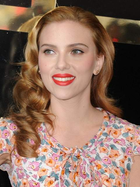 Scarlett Johansson appears at Selfridges for Dolce and Gabbana  The Make Up