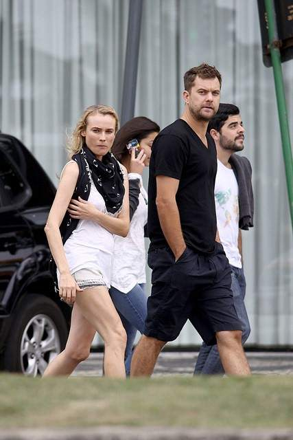 Joshua Jackson and Diane Kruger take a stroll through Rio