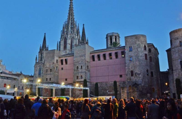 Fira de Santa Ll  cia i Catedral de Barcelona  Nadal 2012