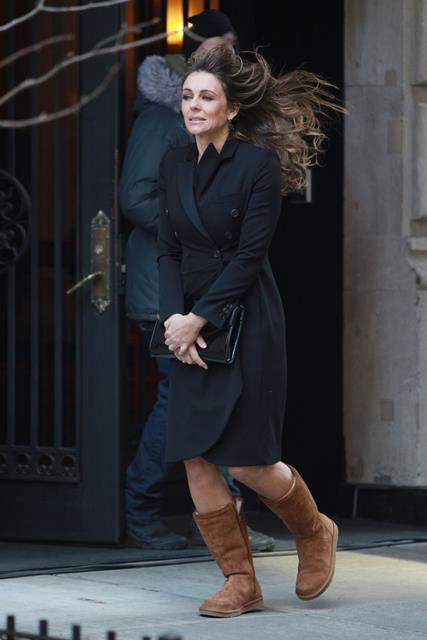 Elizabeth Hurley filming Gossip Girl in New York City r P rPictured Elizabeth Hurley r P r B Ref SPL367902 050312 B BR rPicture by Oliver Splash News BR r P P r B Splash News and Pictures B BR rLos Angeles 310-821-2666 BR rN