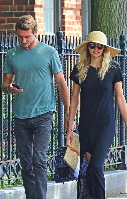 Jessica Hart spends the day with boyfriend Stavros Niarchos and her dog in NYC