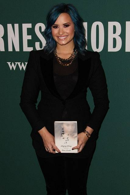 Demi Lovato signs her new book   Staying Strong  365 Days a Year  