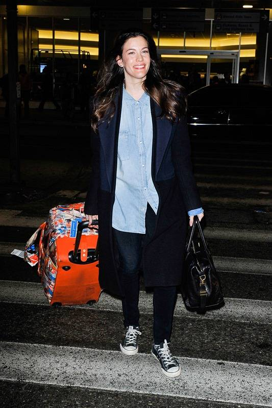A tired looking Liv Tyler touches down at LAX