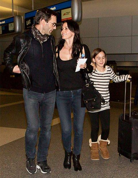 1393090377 courteney-cox-g