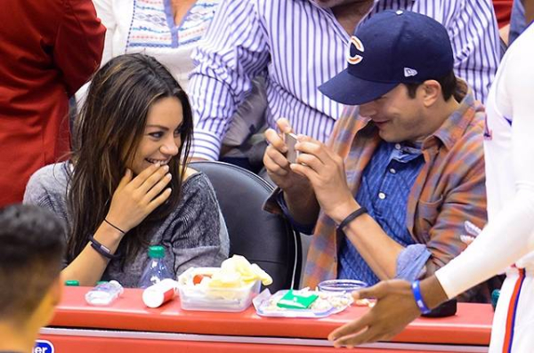 1395588420 mila-kunis-ashton-kutcher 1