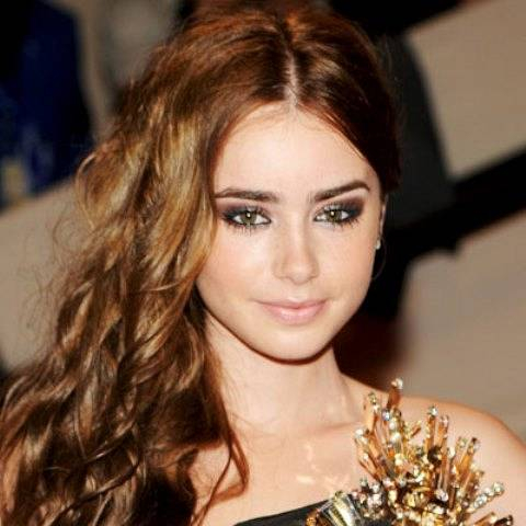 2010-Lily-Collins-400
