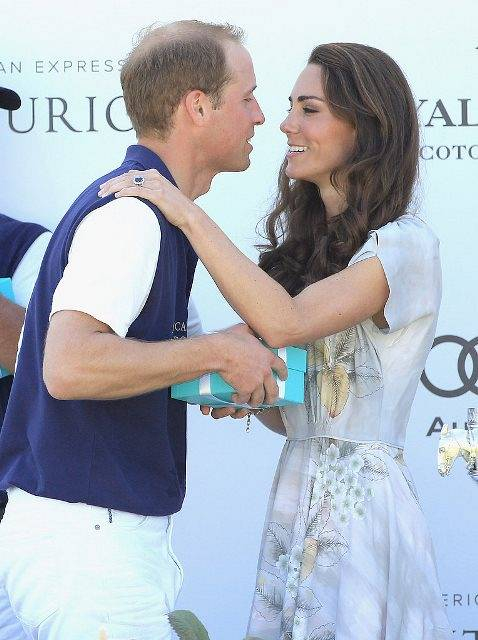 Kate-Middleton-went-kiss-after-Prince-William-won-polo