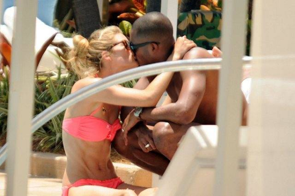 Doutzen-Kroes-smooched-husband-Sunnery-James-during-day