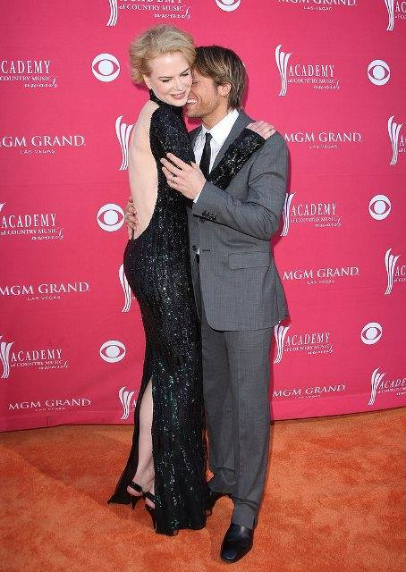 Keith-nuzzled-Nicole-April-2009-ACM-Awards-Las-Vegas