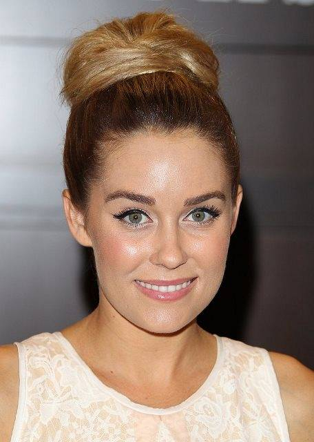 Lauren-Conrad-style-more-oversize-roll-than-knot-still