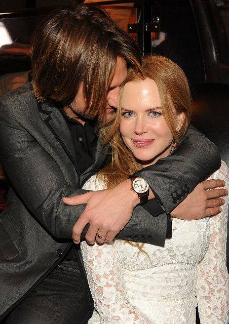 November-2010-Keith-got-close-Nicole-CMA-Awards