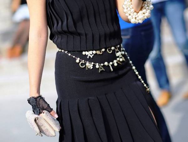 Couture-Street-style-coco-chanel-black-belt-fashion