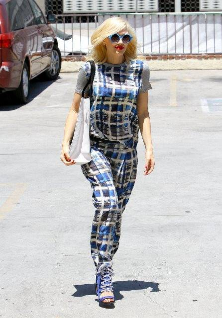 Gwen-Stefani-wore-blue-out-LA-Wednesday