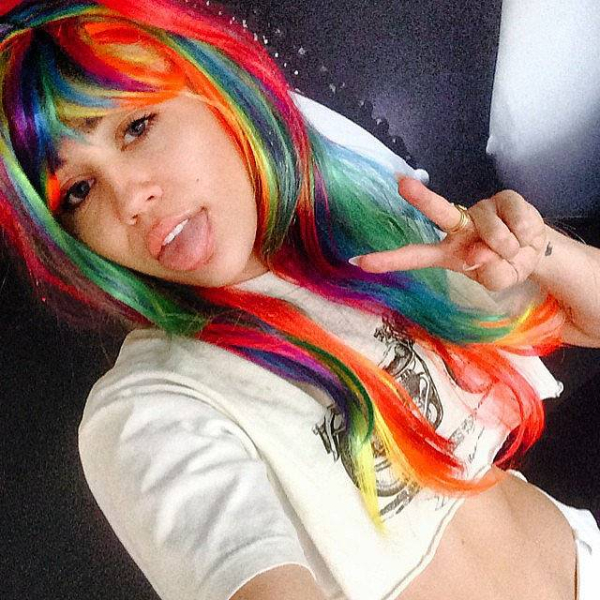 Miley-Cyrus-wore-rainbow-wig-which-just-one-things-she