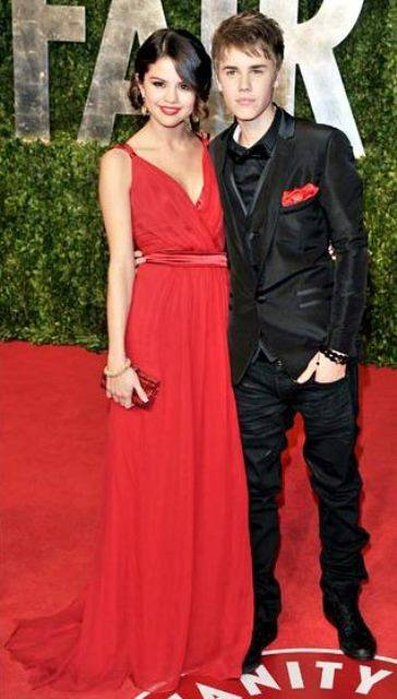 1330011123 justin-bieber-selena-gomez-lg