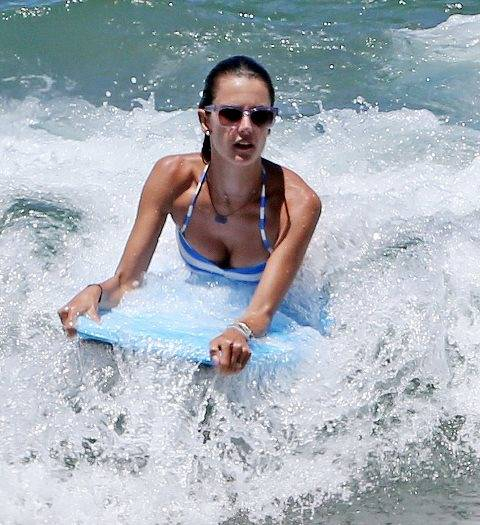 Alessandra-Ambrosio-rode-waves-Maui-Sunday