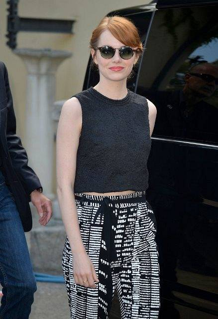 Emma-Stone-put-her-shades-Wednesday-when-she-stepped-out