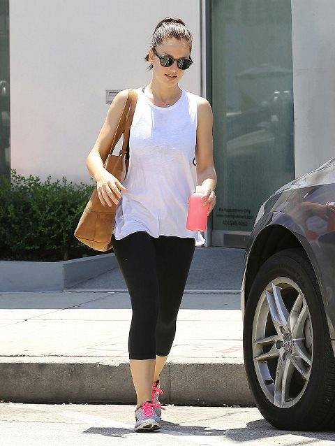 Wednesday-Minka-Kelly-hit-gym-LA