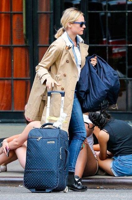 Diane-Kruger-had-her-hands-full-streets-NYC-Sunday