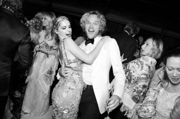 Eugenie Niarchos - Peter Dundas - White Fairy Tale Love Ball DSC1021 700 0 resize