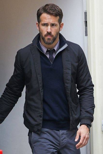 Ryan-Reynolds-looked-serious-yet-still-adorable-while-filming