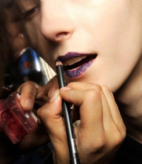 glossy-purple-lips-veronique-branquinho-fall-2013